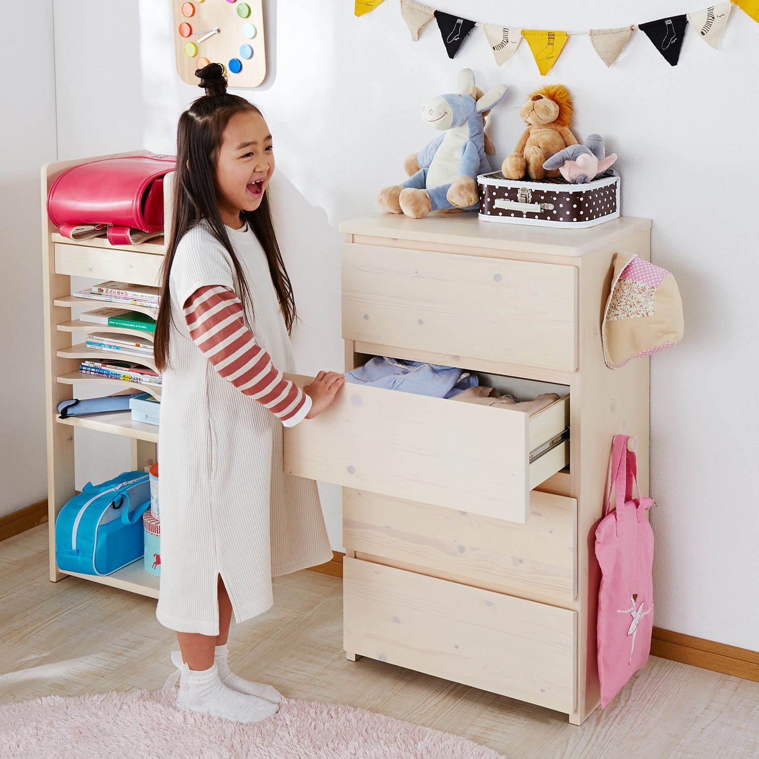 【ベルメゾン】天然木パイン材を使用した優しい風合いのキッズチェスト 【ベルメゾン】天然木パイン材を使用した優しい風合いのキッズチェスト