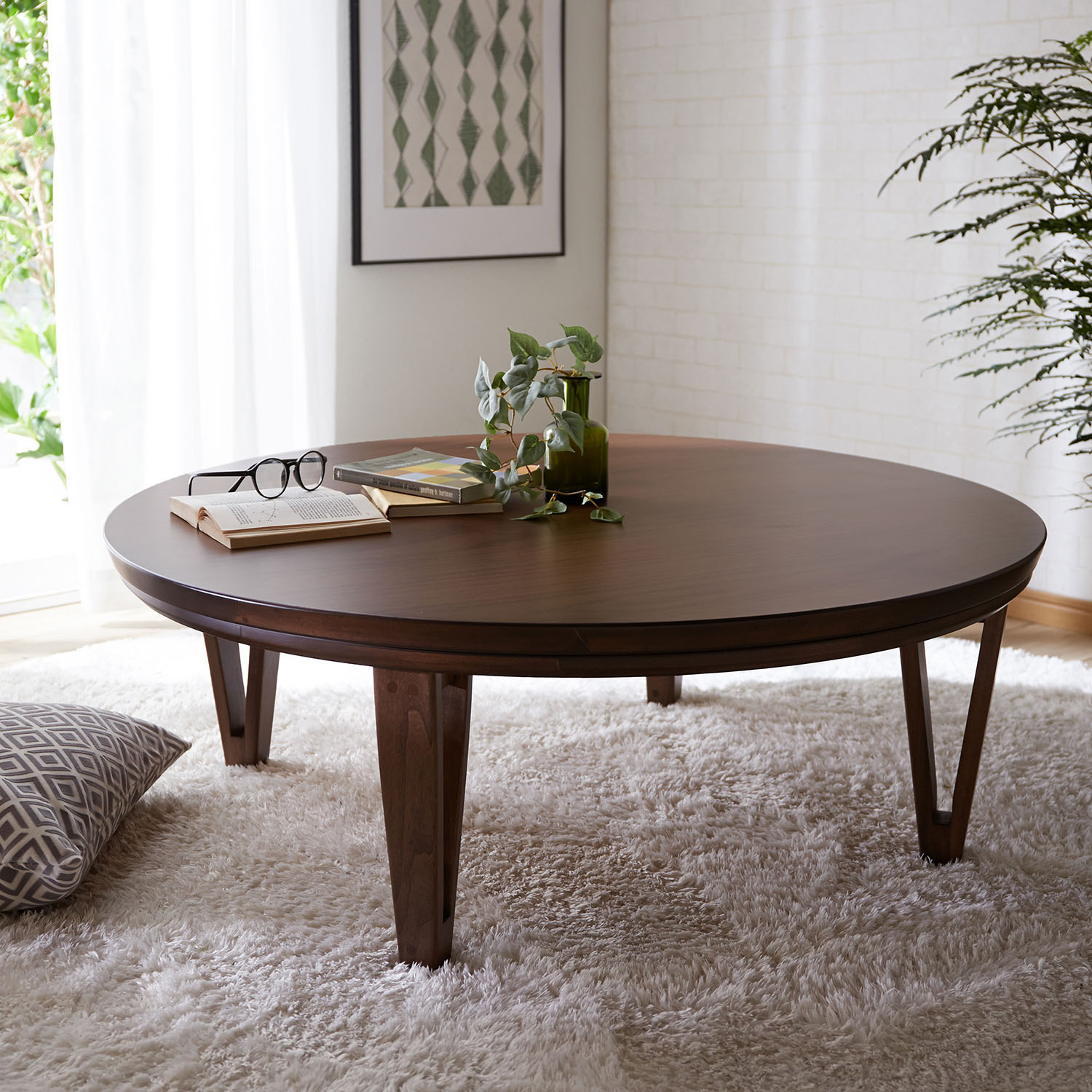 【ベルメゾン】ウォルナット材のデザイン脚の円形こたつテーブル 【ベルメゾン】ウォルナット材のデザイン脚の円形こたつテーブル