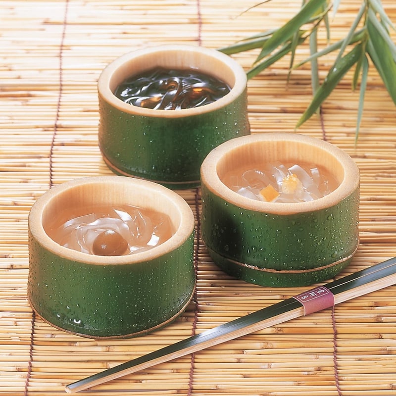 竹の容器・お箸は付きません