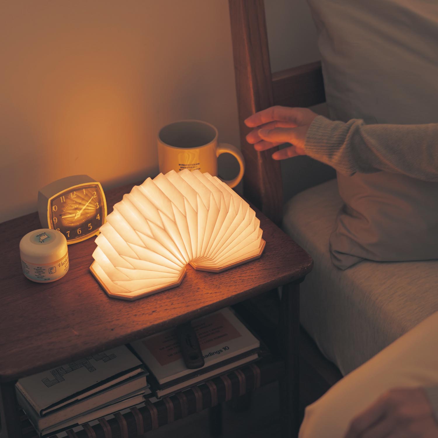 【ベルメゾン】充電式アコーディオンLEDライト 【持ち運び可能】