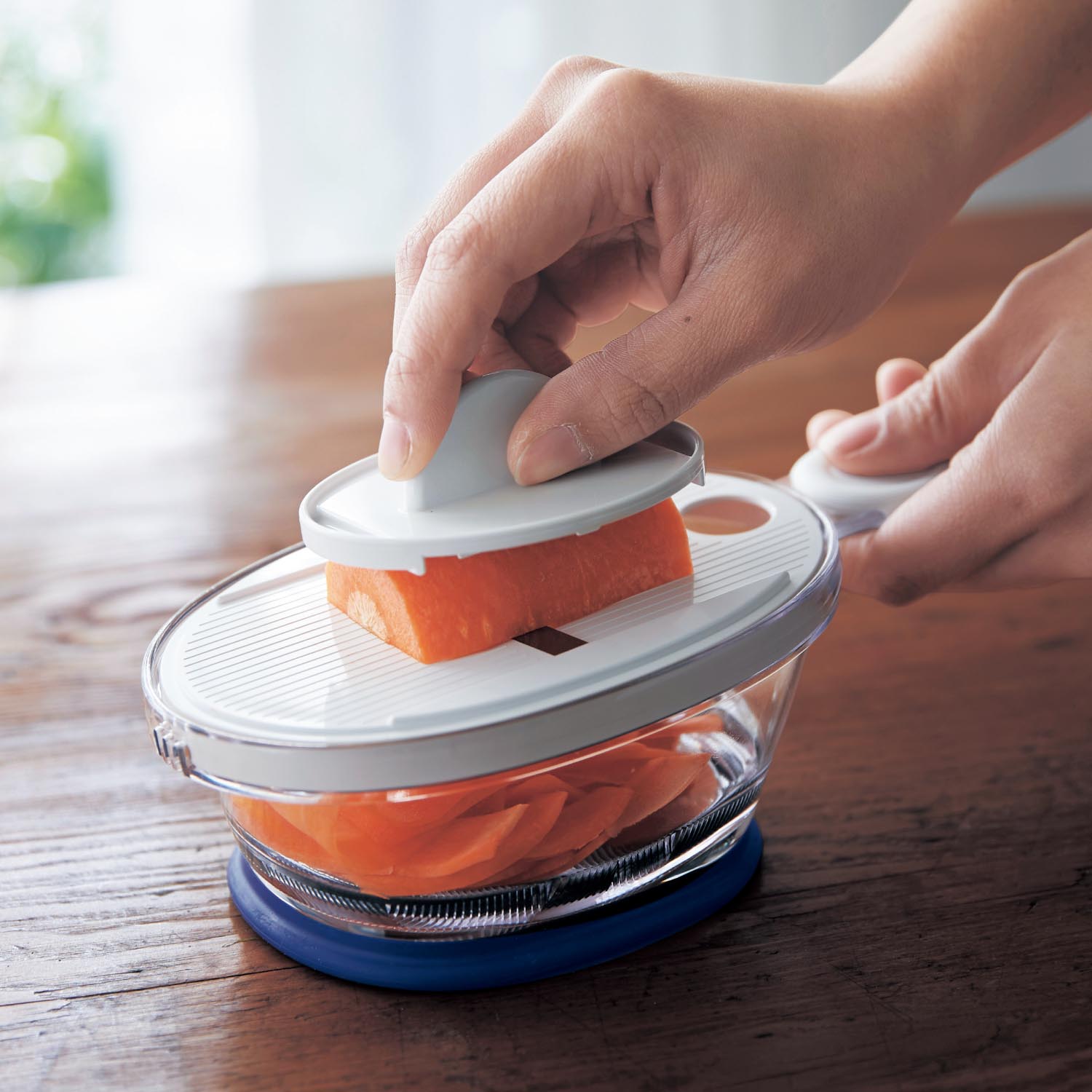 重ねて収納ができるマルチスライサーセット 【便利な8点セット】 重ねて収納ができるマルチスライサーセット 【便利な8点セット】