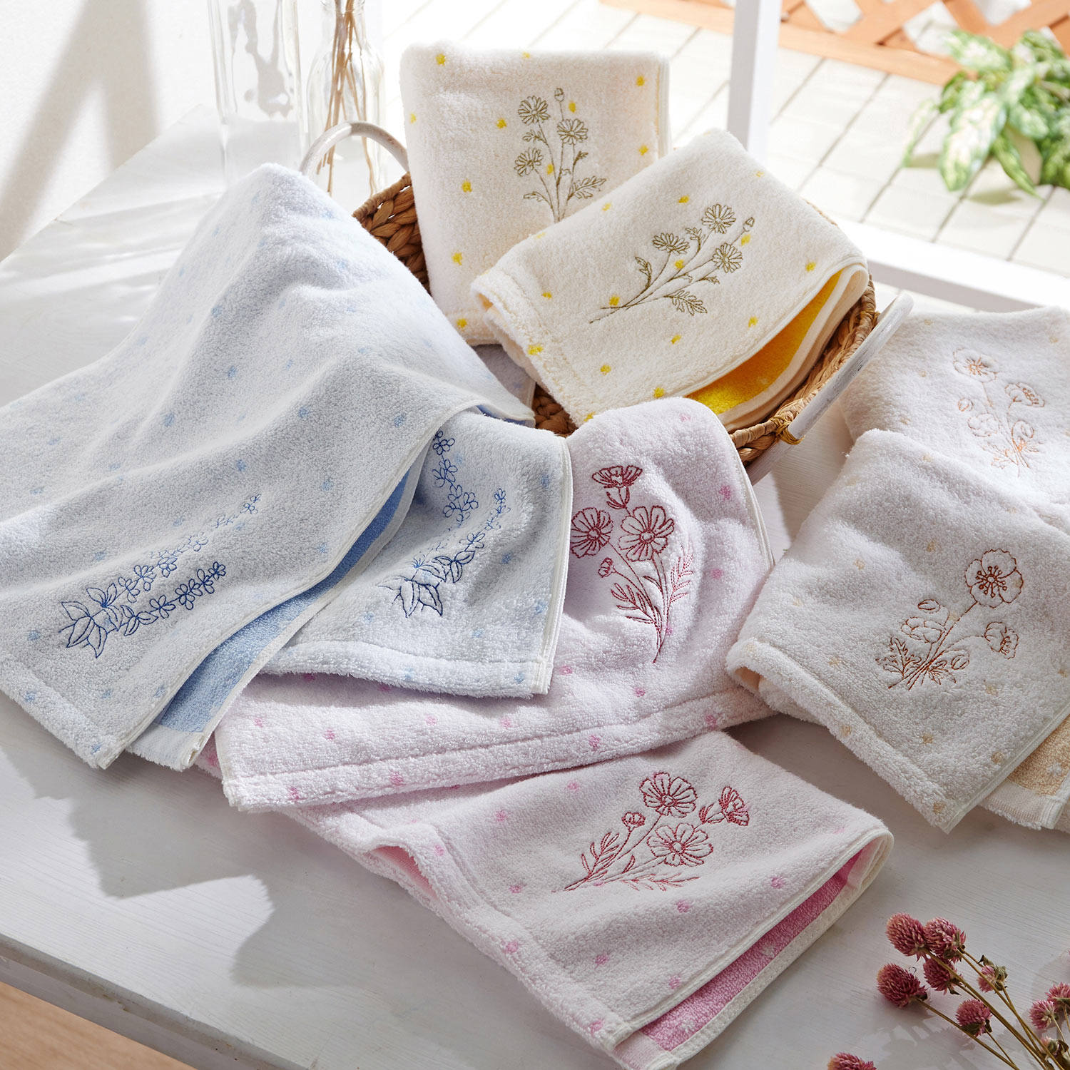 ふわふわ無撚糸の花柄刺繍タオル フェイスタオル2枚セット バスタオル1枚 通販のベルメゾンネット ふわふわ無撚糸の花柄刺繍タオル フェイスタオル2枚セット バスタオル1枚 通販のベルメゾンネット