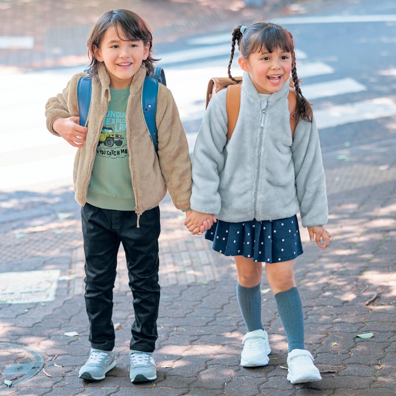 左)ベージュ／113cm・110、右)サックスグレー／109cm、110