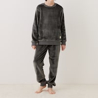チャコール／モデル身長：148.5cm、着用サイズ：150