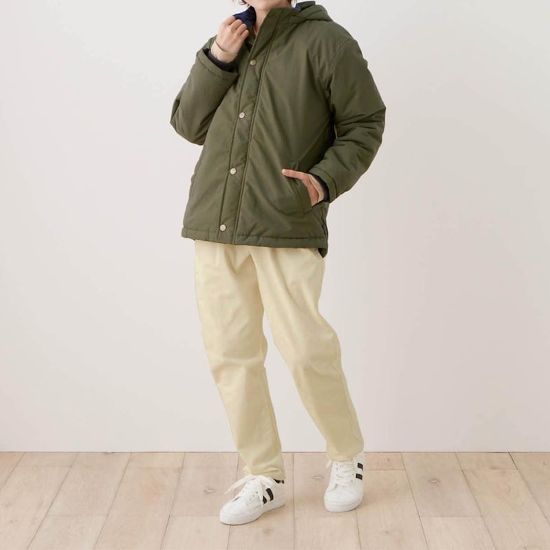 カーキ／モデル身長：148.5cm、着用サイズ：150