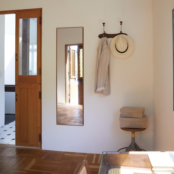 【ベルメゾン】くっきり映る割れない軽量ウォールミラー(木製フレーム)