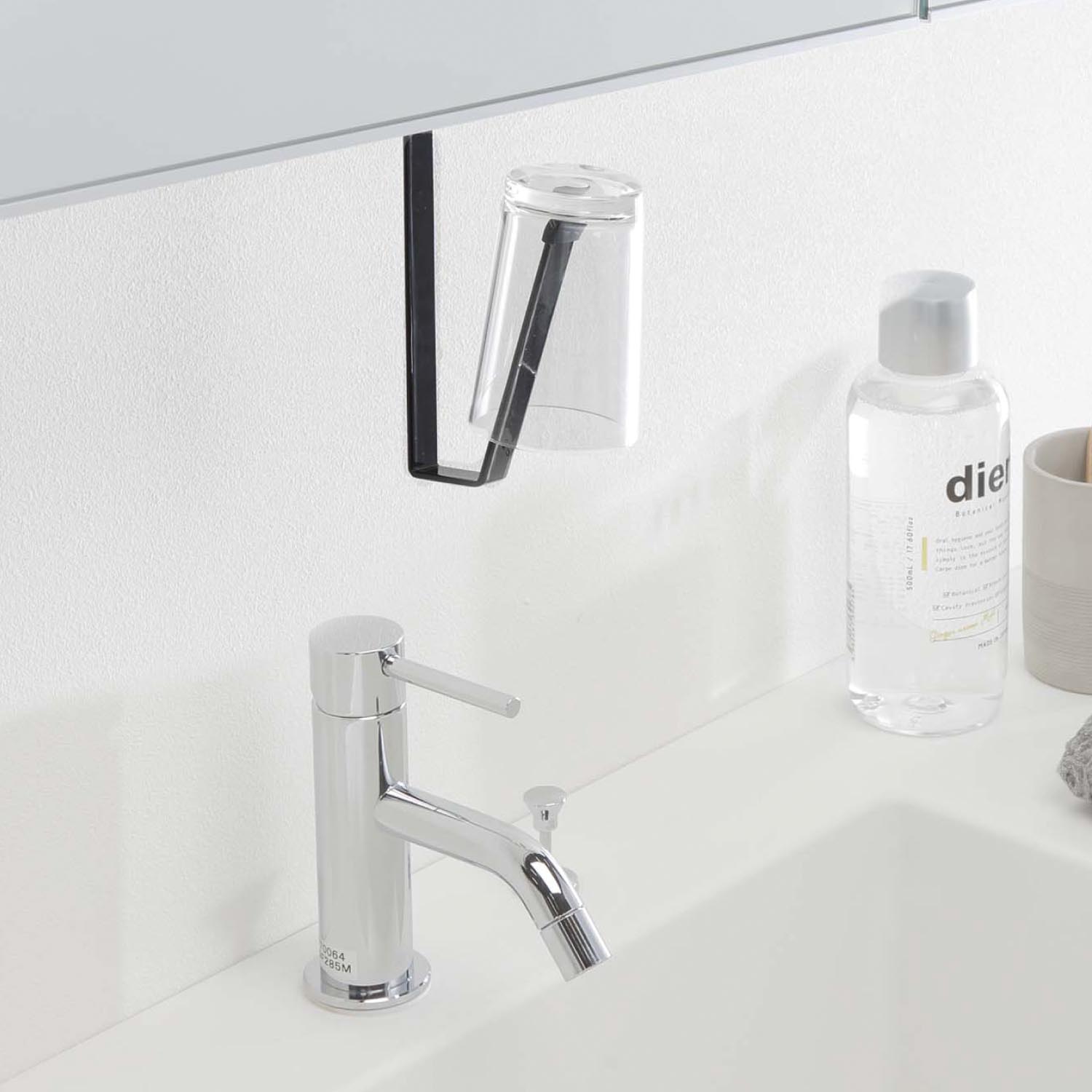 【タワー/tower】洗面戸棚下に引っ掛けられるコップ・タンブラーホルダー 【タワー/tower】洗面戸棚下に引っ掛けられるコップ・タンブラーホルダー