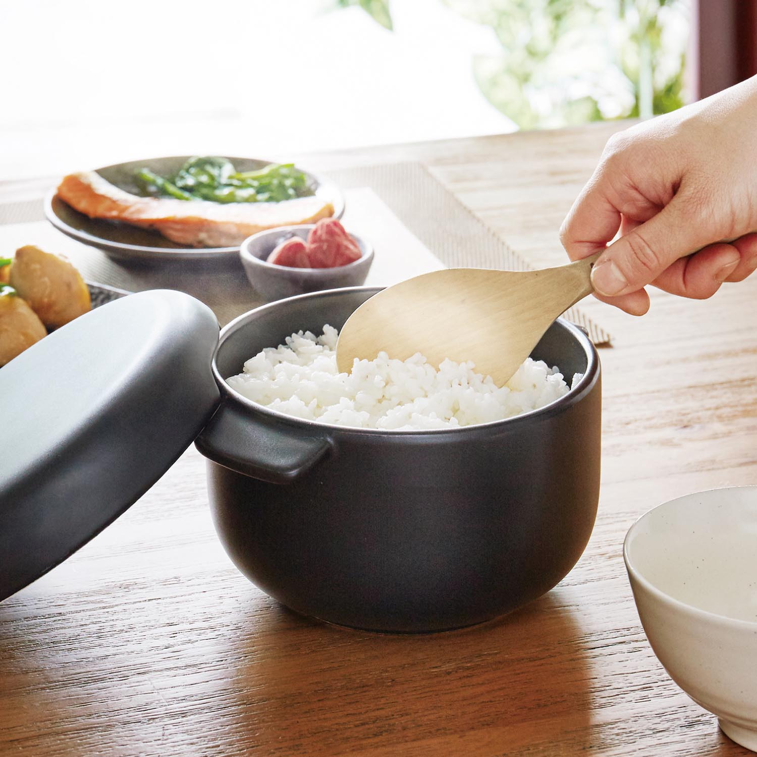 【ベルメゾン】萬古焼 耐熱陶器の黒釉おひつ 2合 【ベルメゾン】萬古焼 耐熱陶器の黒釉おひつ 2合