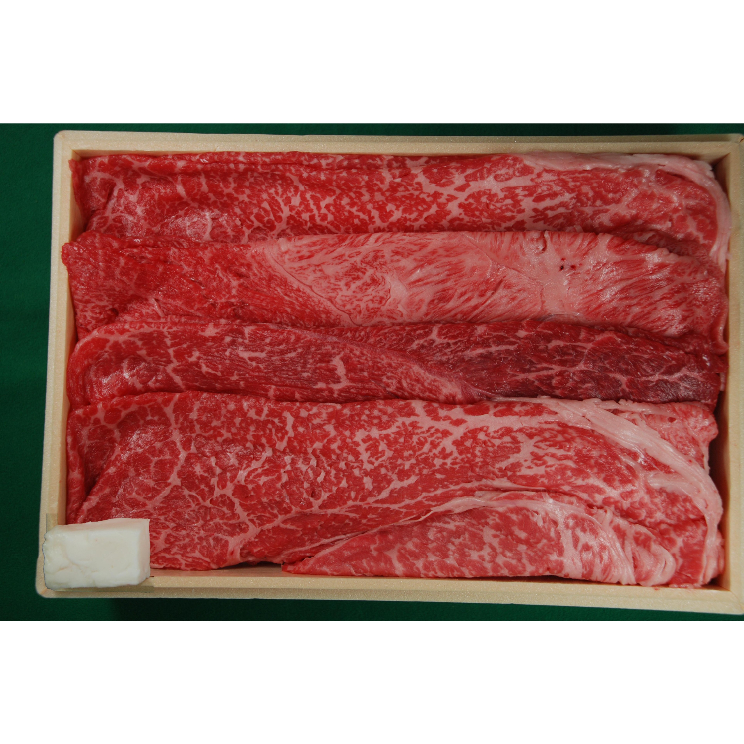 【ベルメゾン】国産和牛肩モモ すき焼き用380g