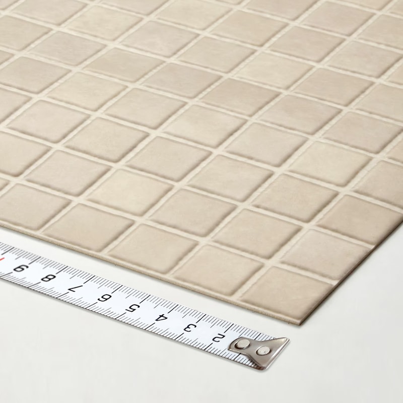 タイルの一マスの大きさは約2.3×2.3cmです。