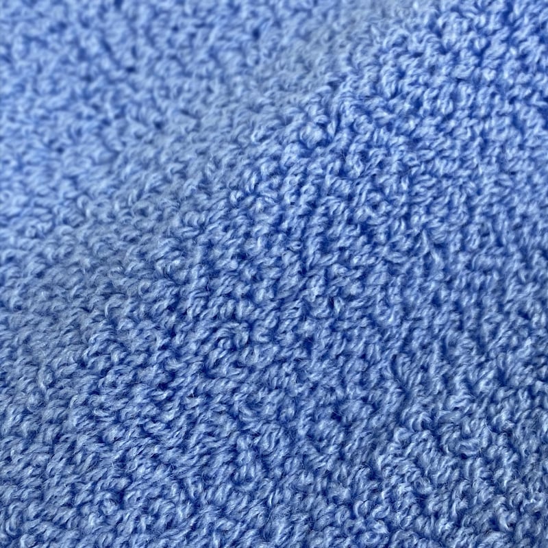 ブルー