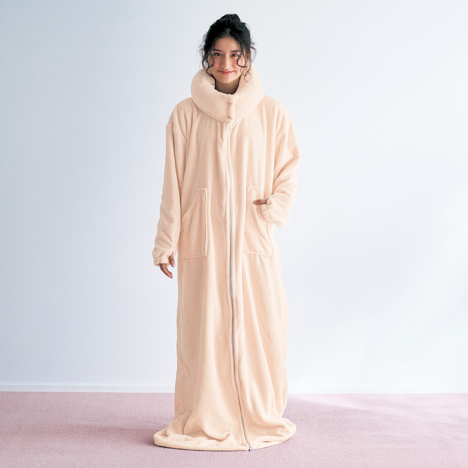 【ベルメゾン】ふわふわマイクロファイバーのそのまま寝られる着る毛布