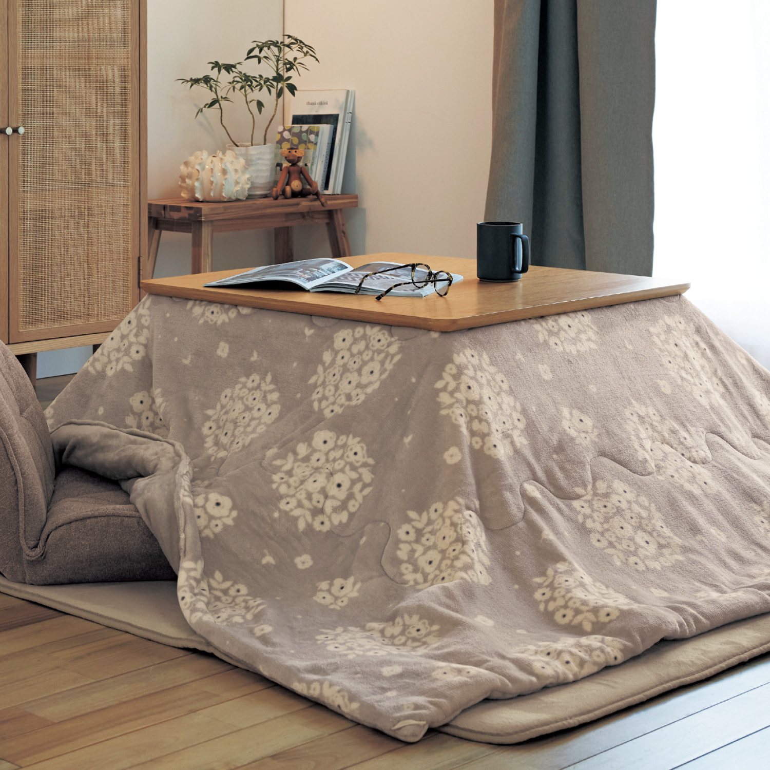 洗濯機で洗える小花柄の撥水薄掛けこたつ布団 洗濯機で洗える小花柄の撥水薄掛けこたつ布団