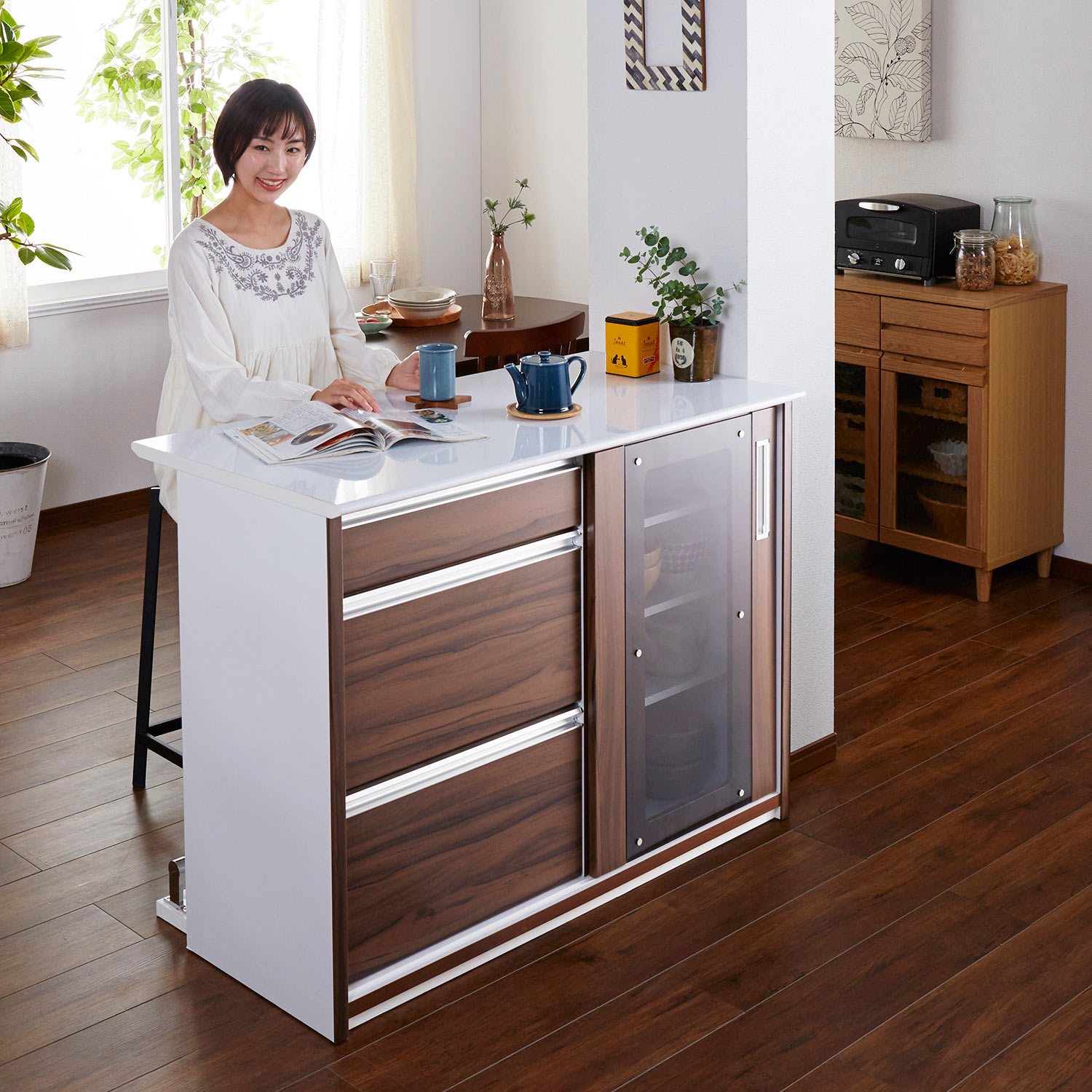 【ベルメゾン】収納力の高い引戸のバーカウンター[日本製]