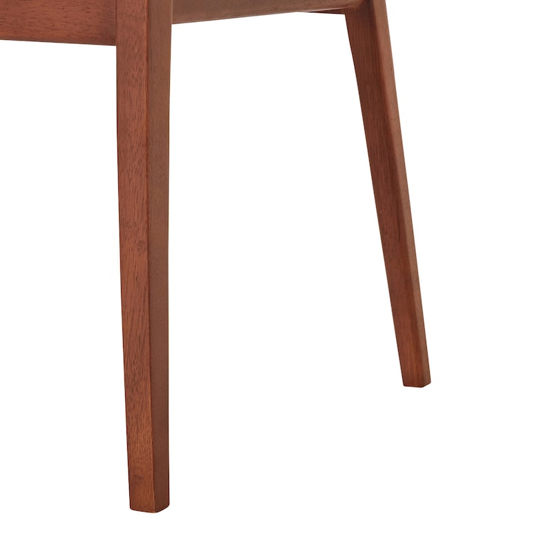 脚部アップ　ダークブラウン×ブラック