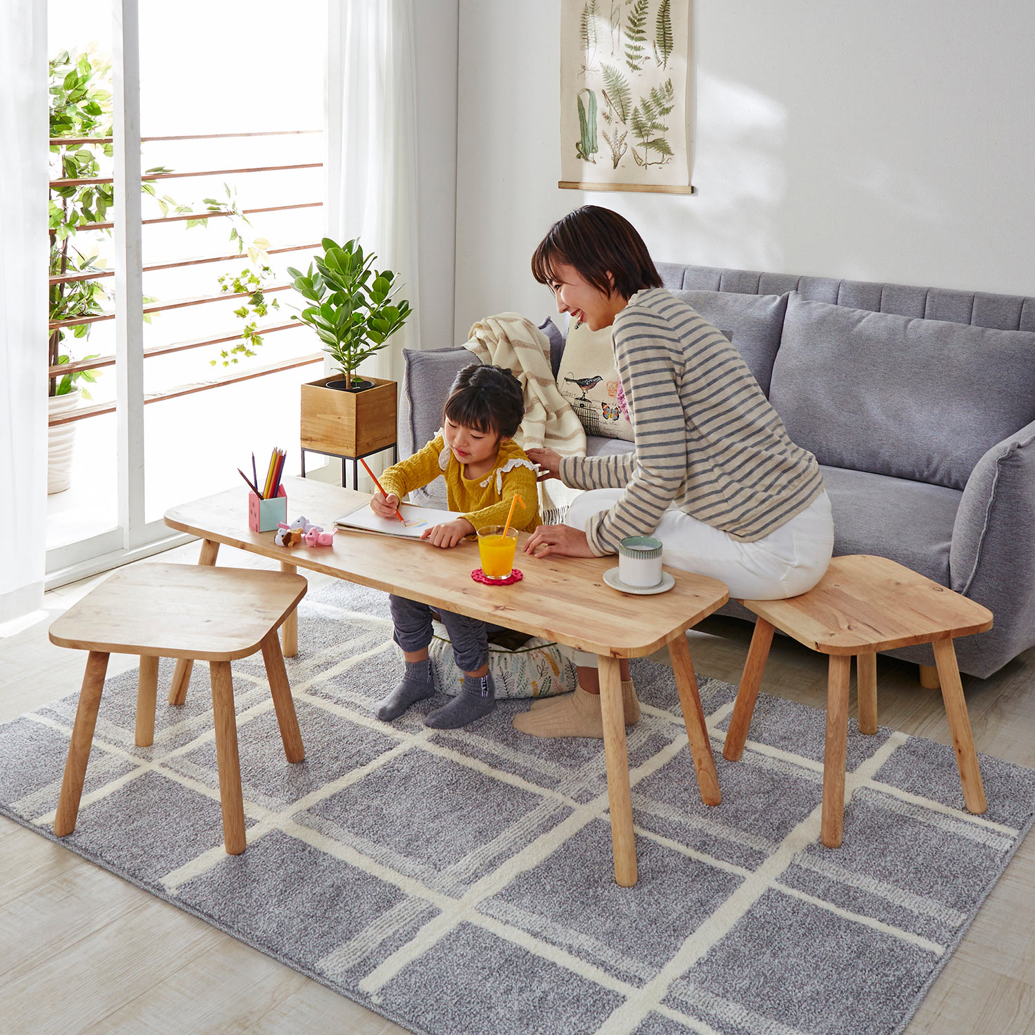 【ベルメゾン】リビングローテーブル & スツール2脚セット 【ベルメゾン】リビングローテーブル & スツール2脚セット