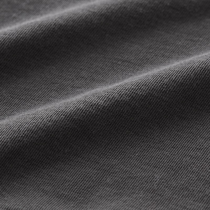 肌あたりのよい風合いの綿95%素材に発熱綿をブレンド