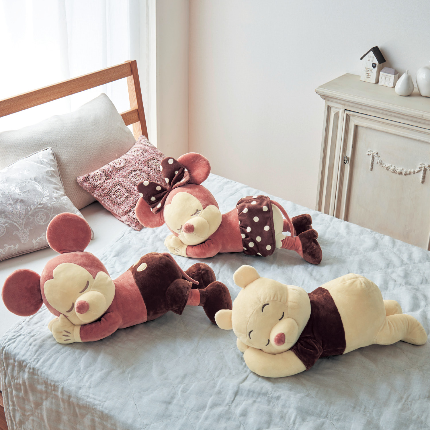 ぬいぐるみのような抱き枕 選べるキャラクター ディズニー Disney 通販のベルメゾンネット ぬいぐるみのような抱き枕 選べるキャラクター ディズニー Disney 通販のベルメゾンネット