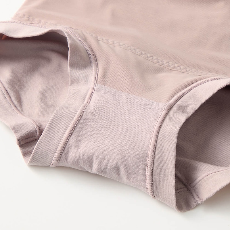 マチ部分は綿100％で安心（肌側）