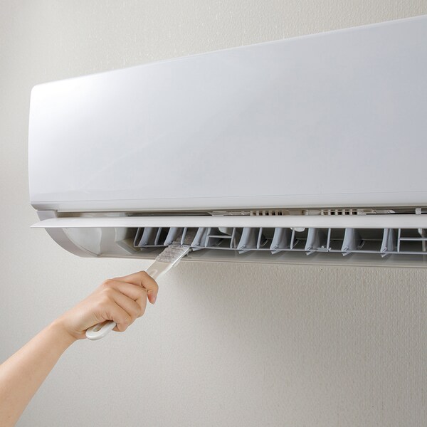 【びっくりフレッシュ】水だけで汚れが落ちる!エアコンすきまの汚れ落としブラシ2本セット