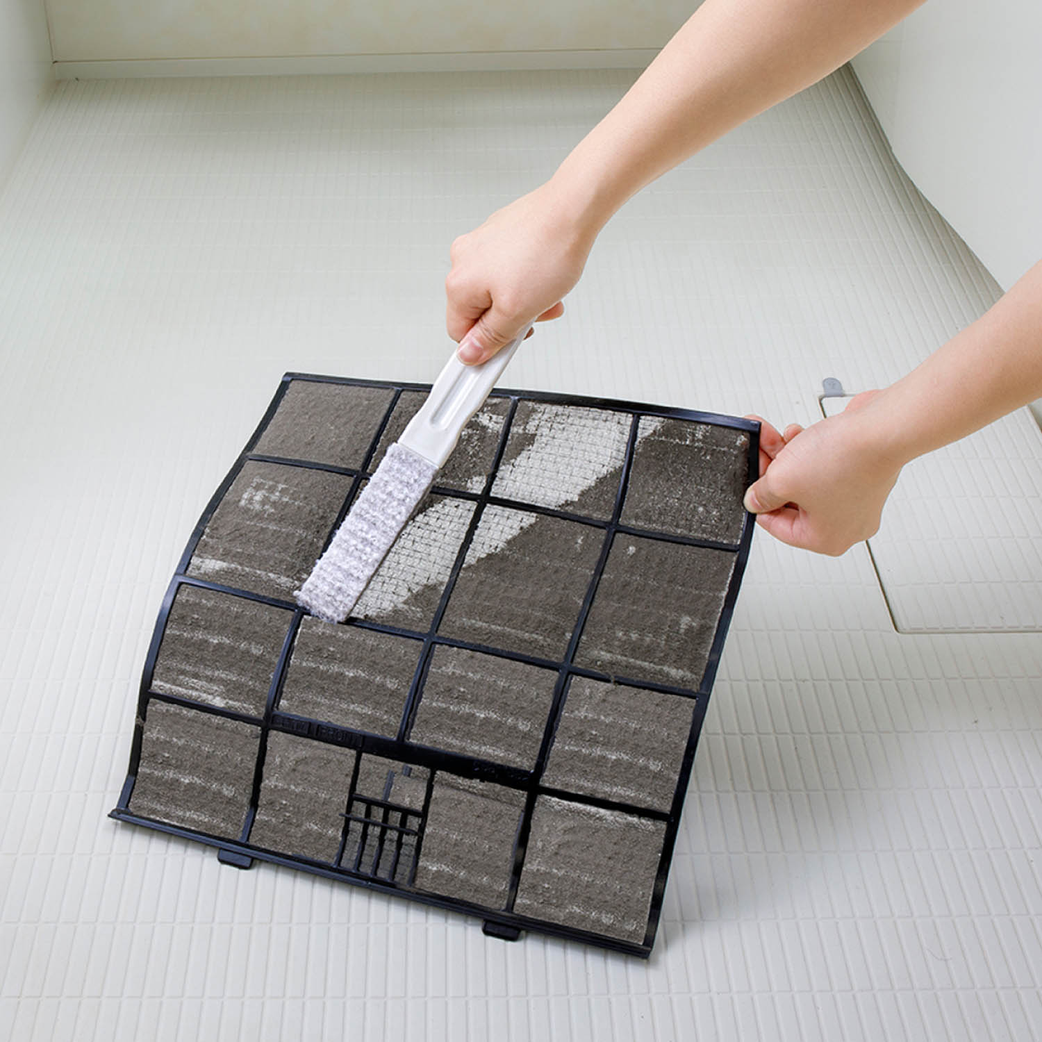 水だけで汚れが落ちる!エアコンすきまの汚れ落としブラシ2本セット(びっくりフレッシュ) 水だけで汚れが落ちる!エアコンすきまの汚れ落としブラシ2本セット(びっくりフレッシュ)