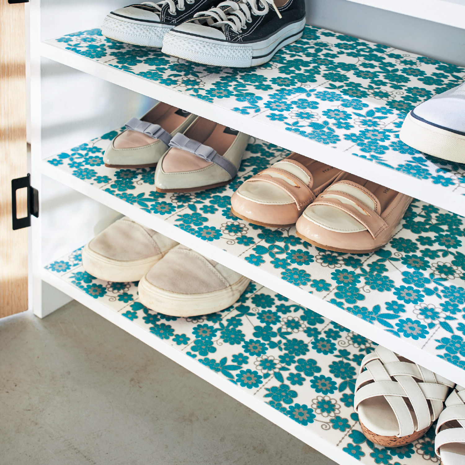 【ベルメゾン】防カビ・消臭・除湿シート 【気になる靴箱やシンク下に】