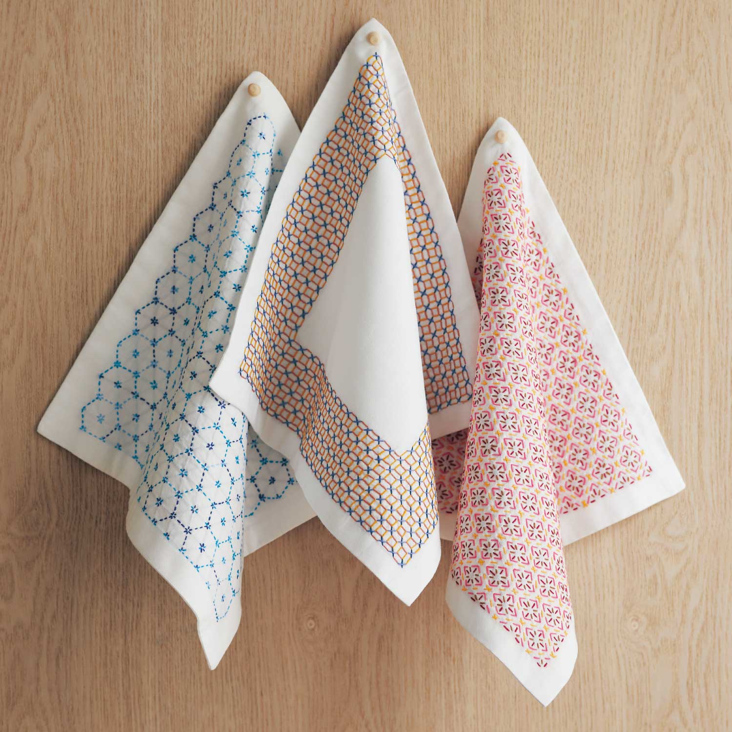 【くららぼ】華やぎ刺し子の花ふきん手作りキット 【累計販売数1万点突破】