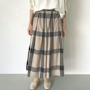 ベージュ
