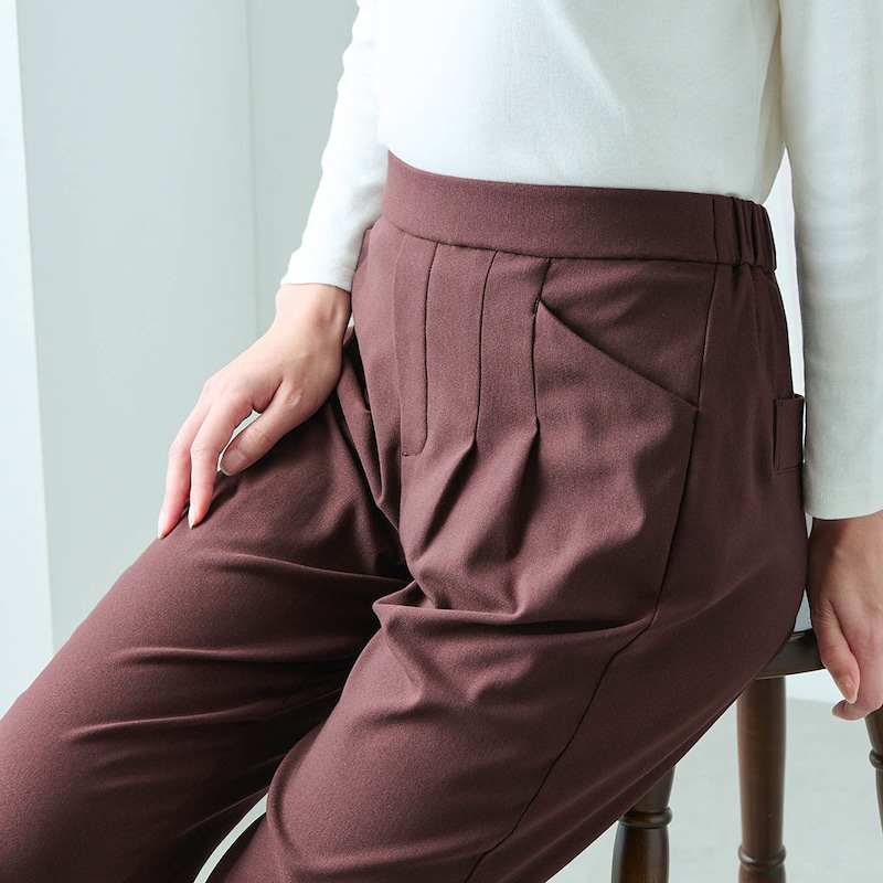 L字型ポケットで開きにくく、座った姿勢も美しい