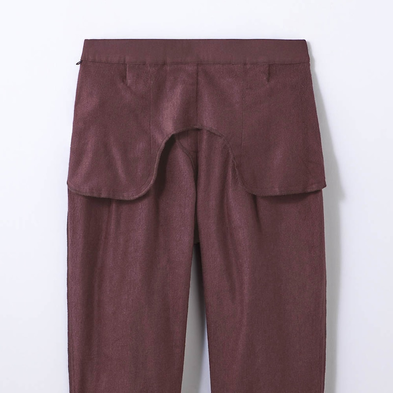 おなかをソフトにホールドする裏側二重仕立て