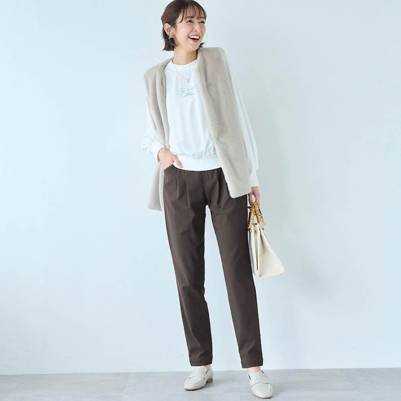モデル身長169cm／M・股下70cm　※写真は撮影用のため、股下+6cmになります。