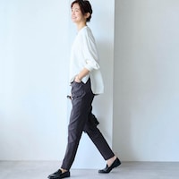 モデル身長172cm／M・股下70cm ※写真は撮影用のため股下+6cmになります。