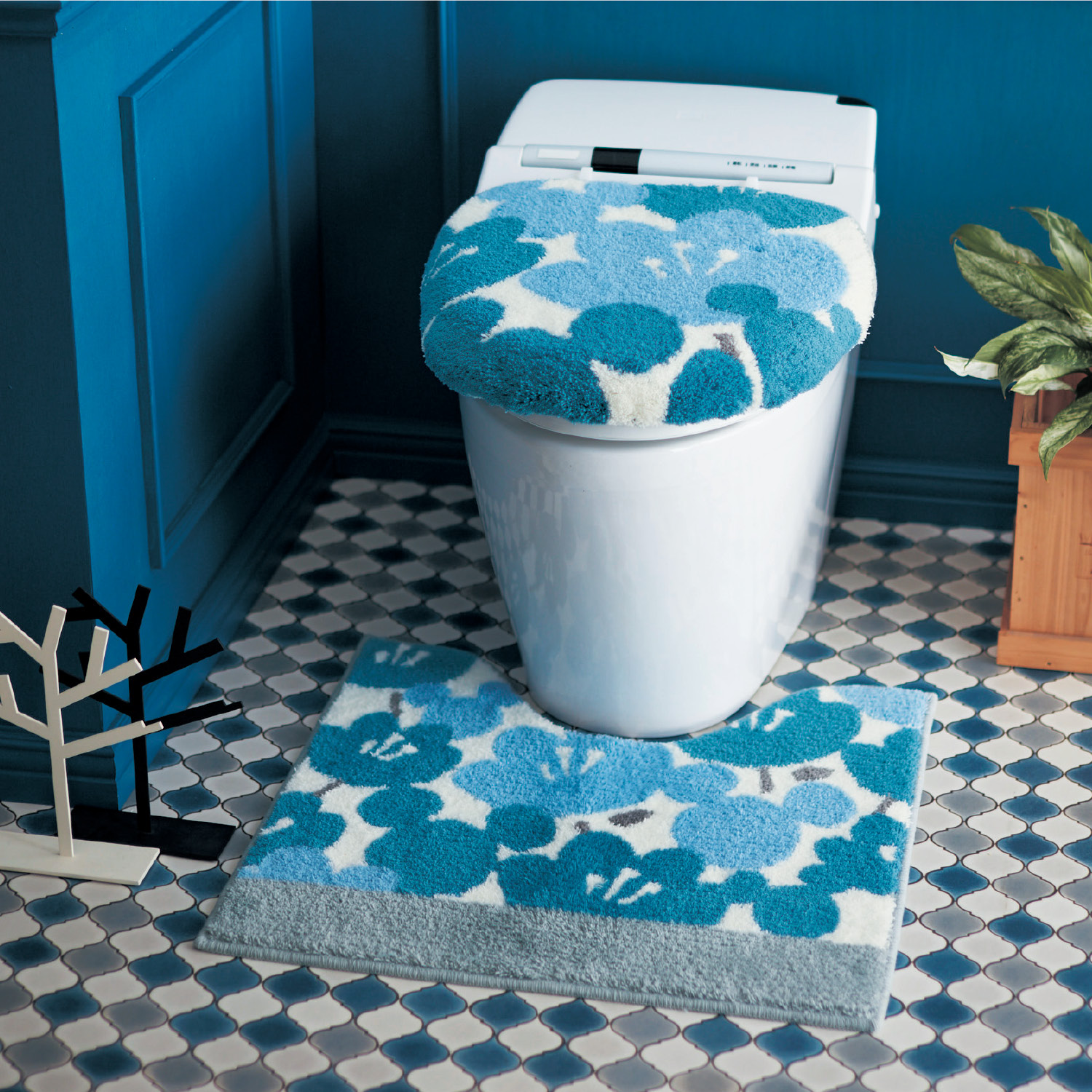 トイレマットセット ディズニー マット セットミッキーモチーフ 裾ロングマット 温水 フタカバー 新フタセット ピンク系 トイレマットセット ディズニー マット セットミッキーモチーフ 裾ロングマット 温水 フタカバー 新フタセット ピンク系