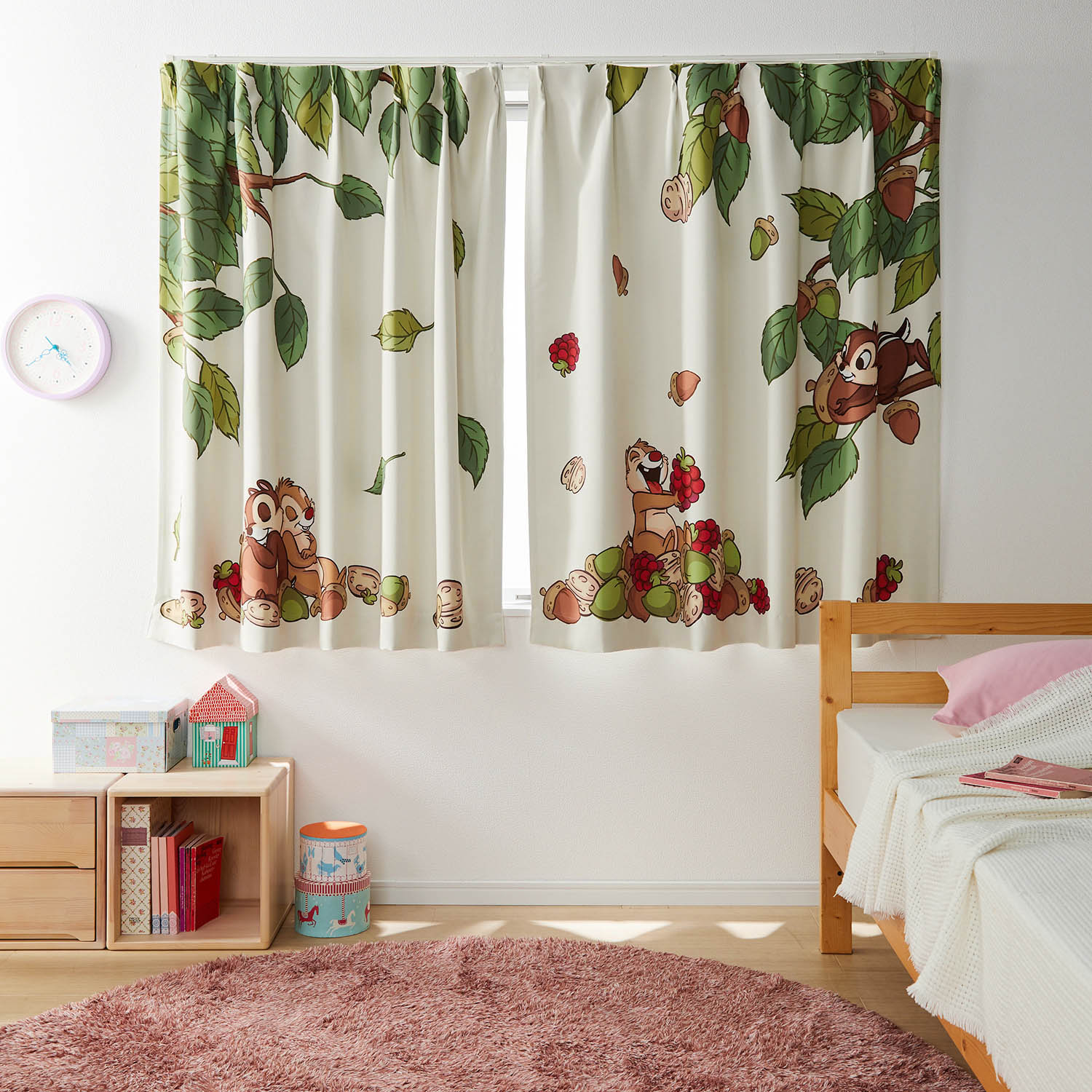 一枚絵のような遮光カーテン「チップ&デール」 <2枚組>(ディズニー/Disney) 一枚絵のような遮光カーテン「チップ&デール」 <2枚組>(ディズニー/Disney)