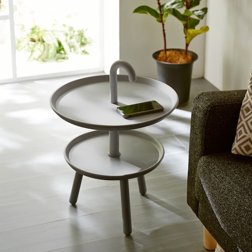 北欧調デザインのサイドテーブル