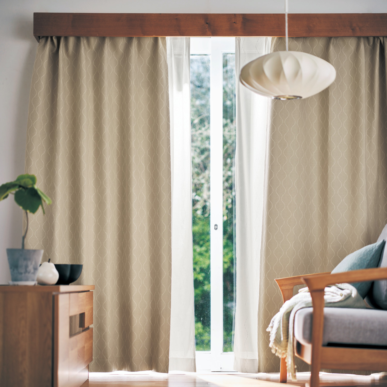 【ベルメゾン】【サイズ合えばお買得】 刺繍のようなつらなりドットデザインのジャカード織遮光・形状記憶カーテン