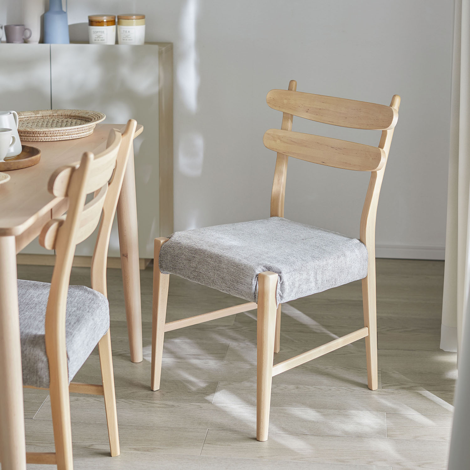 【ベルメゾン】【在庫限りのお買得】 すっきりとしたまるみのカバーリングダイニングチェア