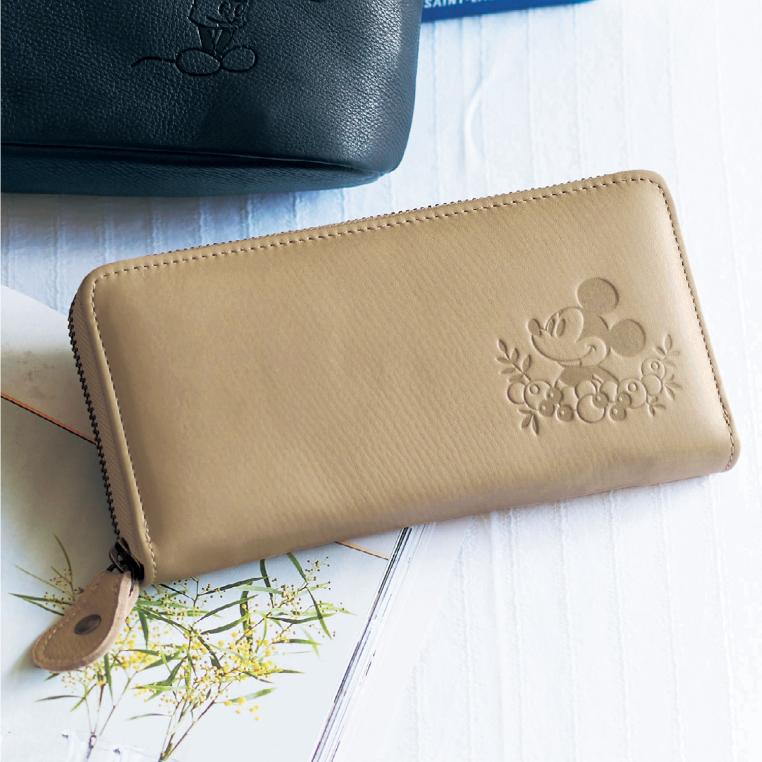 リバティプリントの内生地が可愛い本革長財布 日本製 ミッキー ミニー ディズニー Disney 通販のベルメゾンネット リバティプリントの内生地が可愛い本革長財布 日本製 ミッキー ミニー ディズニー Disney 通販のベルメゾンネット