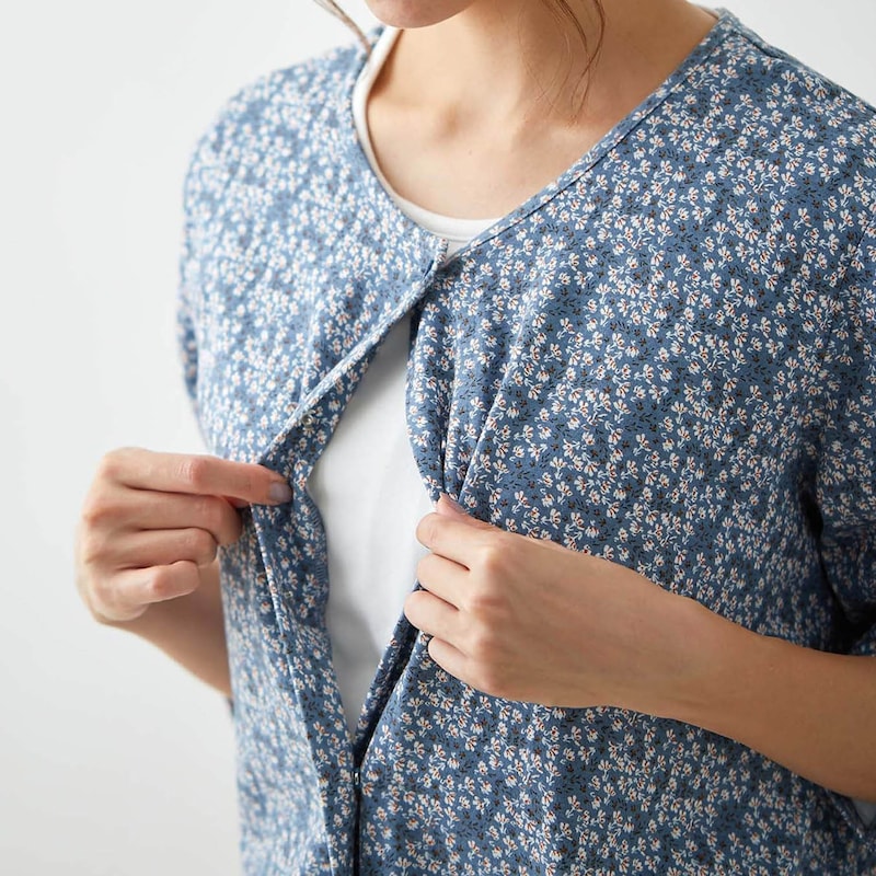 胸元はスナップボタン仕様なのでサッと授乳できます　※仕様のみ参照