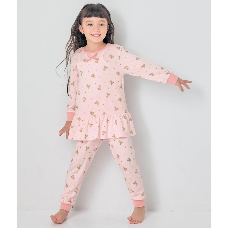 ピンク（くまぬいぐるみ）／モデル身長112cm・サイズ110