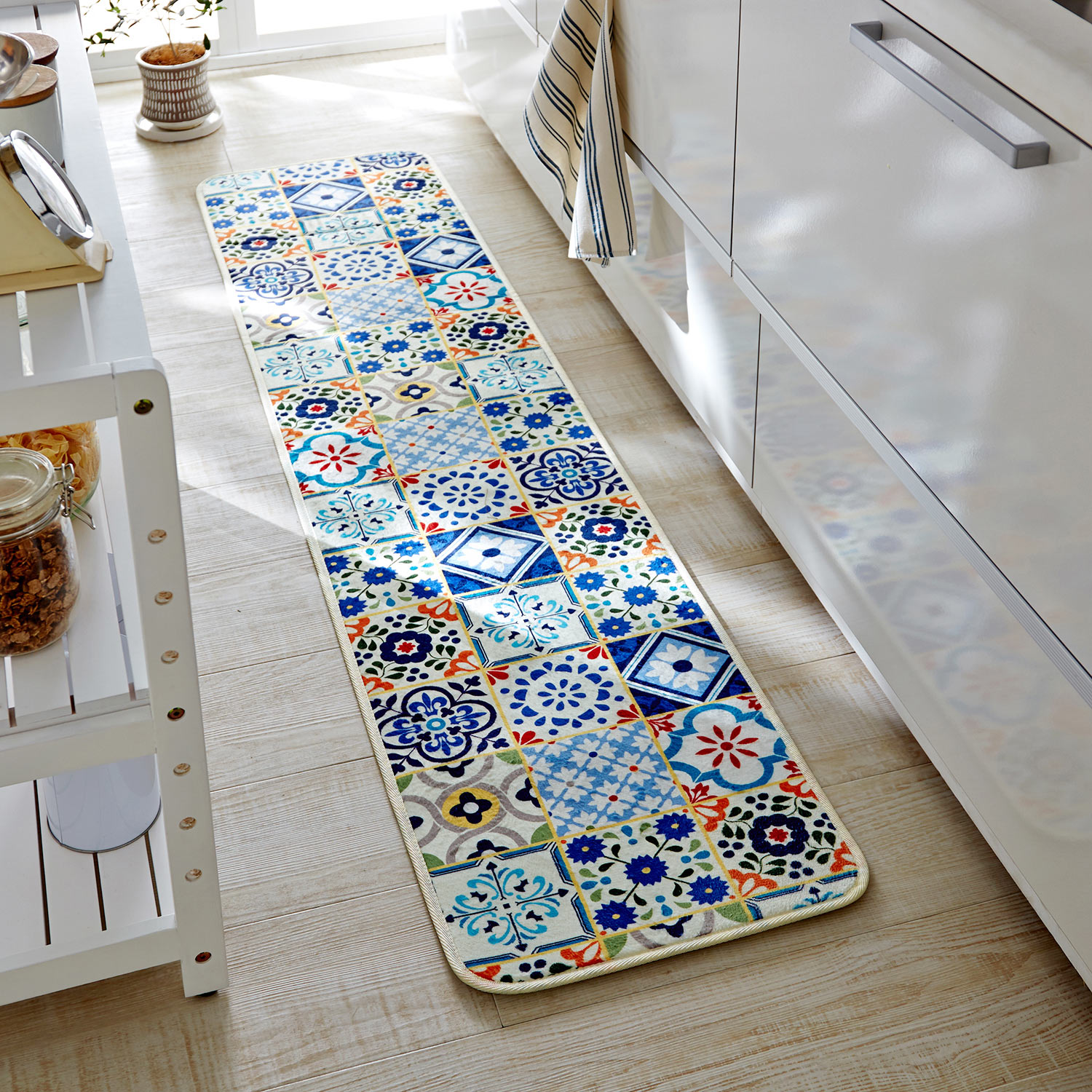 ＜ベルメゾン＞モロッコタイル調デザインのキッチンマット画像