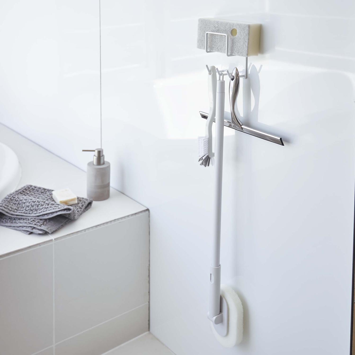 【タワー/tower】マグネットで取り付けられるバスルームクリーニングツールホルダー 【タワー/tower】マグネットで取り付けられるバスルームクリーニングツールホルダー