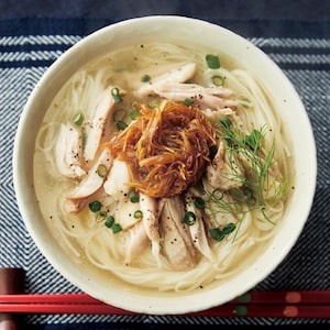 パン・ウェイ先生レシピ／手羽中の湯麺 ※写真は調理例です。