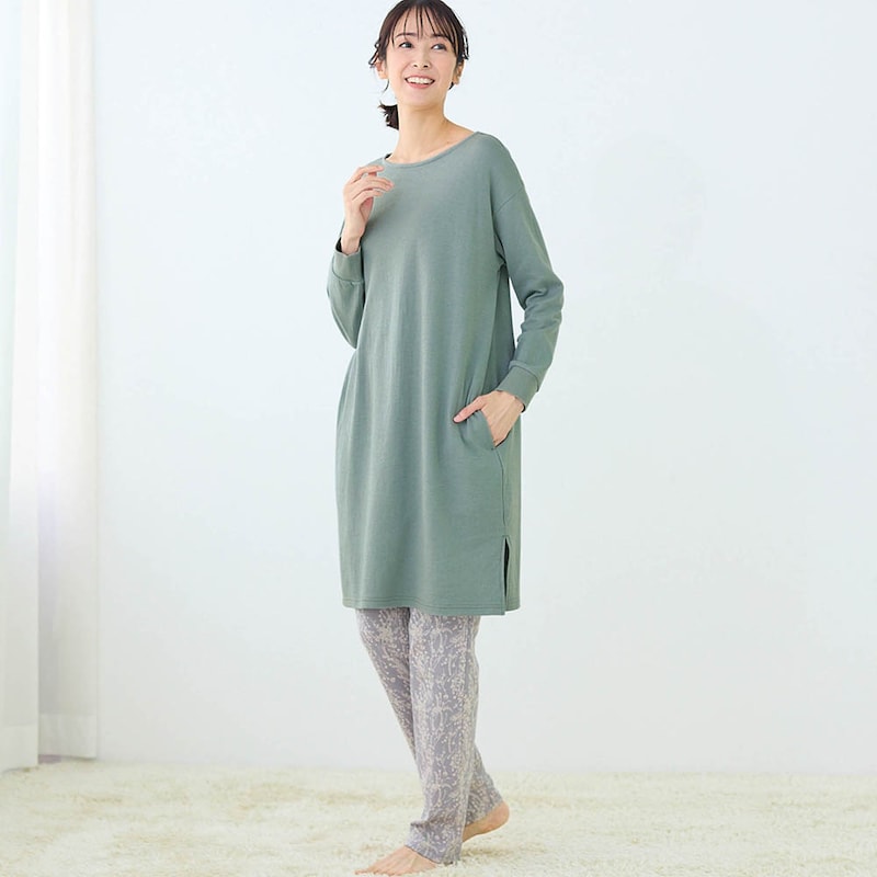 モデル身長169cm／M　※写真は撮影用のため身丈+3cm・股下+4cmになります。