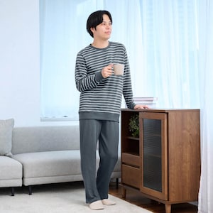 モデル身長172cm／M（チャコール系）