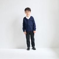 ネイビー／モデル身長111cm・110サイズ着用
