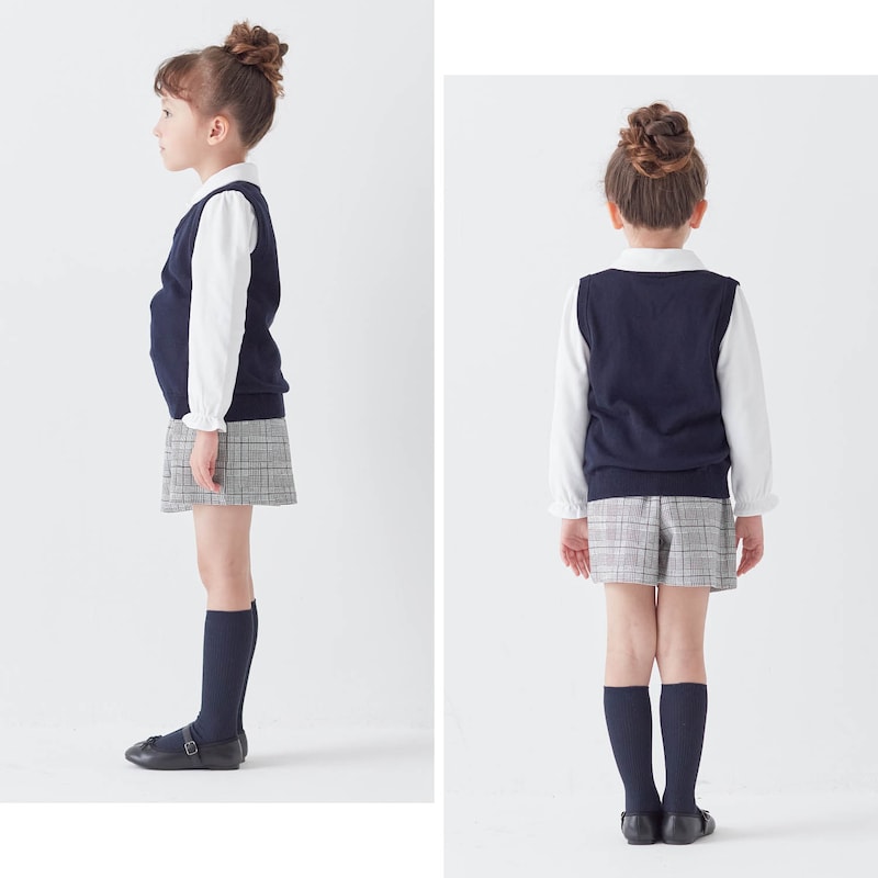 ネイビー／モデル身長113cm・110サイズ着用