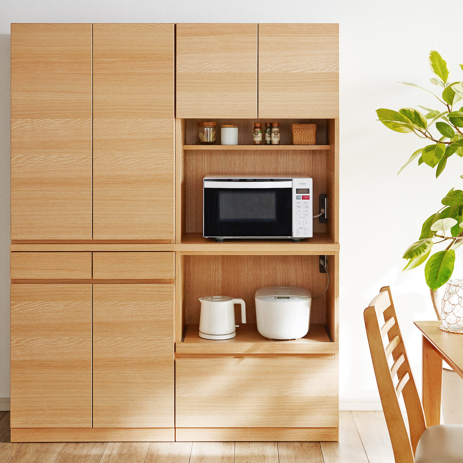 日本製］ナラ材の木目が美しいキッチンボード（食器棚/キッチンボード 