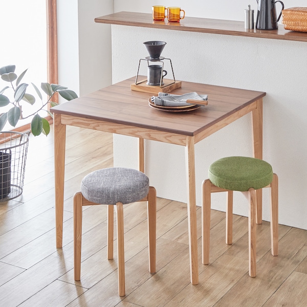【ベルメゾン】ウォルナット材のコンパクトダイニングテーブル