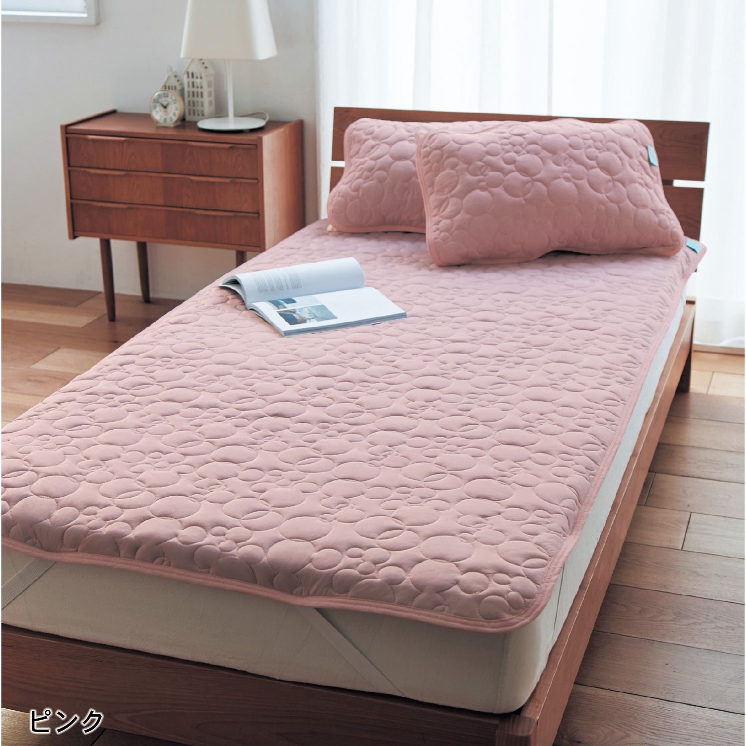 おうちディズニー 接触冷感のひんやり敷きパッド ミッキーモチーフ ディズニー Disney 通販のベルメゾンネット おうちディズニー 接触冷感のひんやり敷きパッド ミッキーモチーフ ディズニー Disney 通販のベルメゾンネット